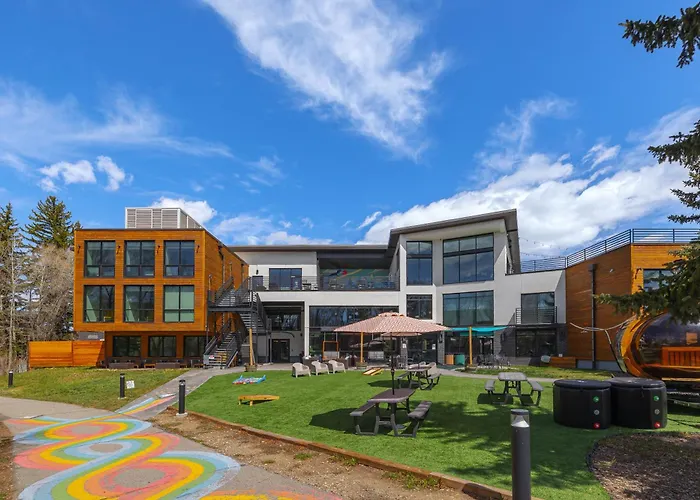 The Block Hotel & Commons